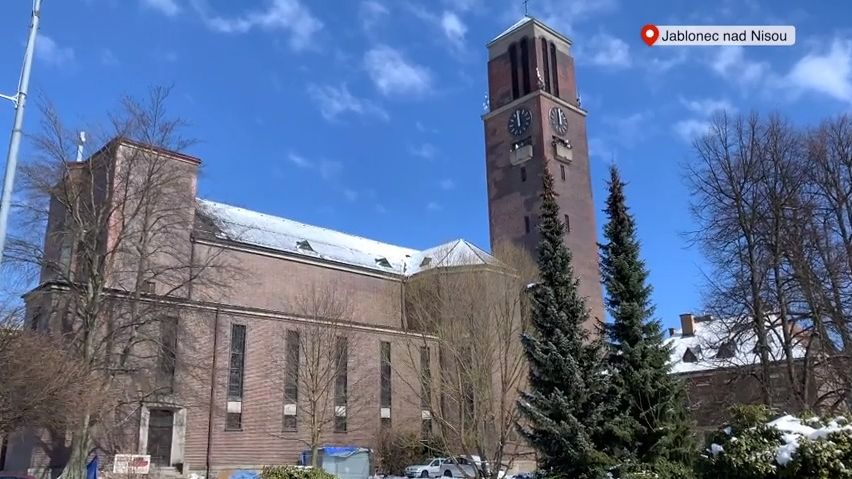 Video: V poledne se rozezněly kostelní zvony za oběti pandemie koronaviru